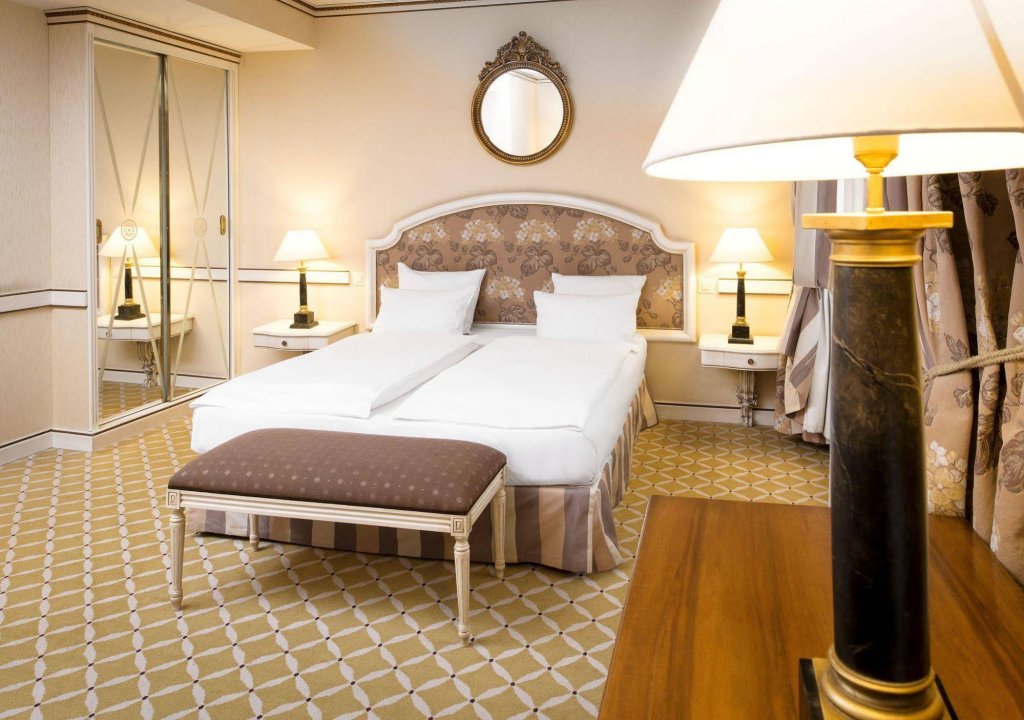 Фото Nh Geneva City