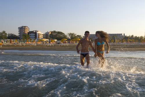 Фото Noha Suite Hotel