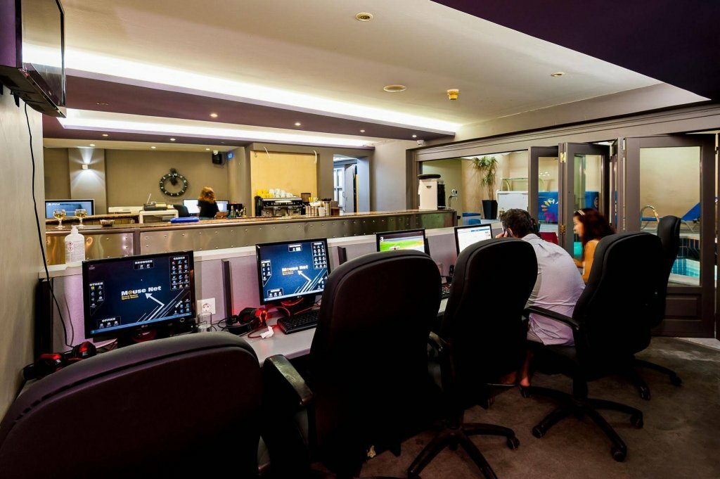 Фото Elina Hotel Apartments