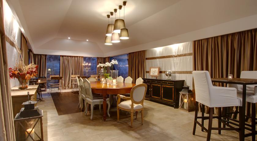 Фото The B Place Hotel