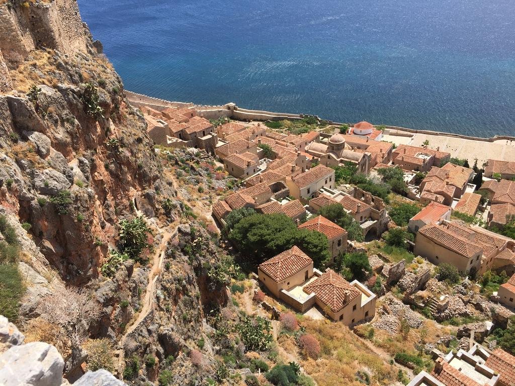 Фото Moni Emvasis Luxury Suites