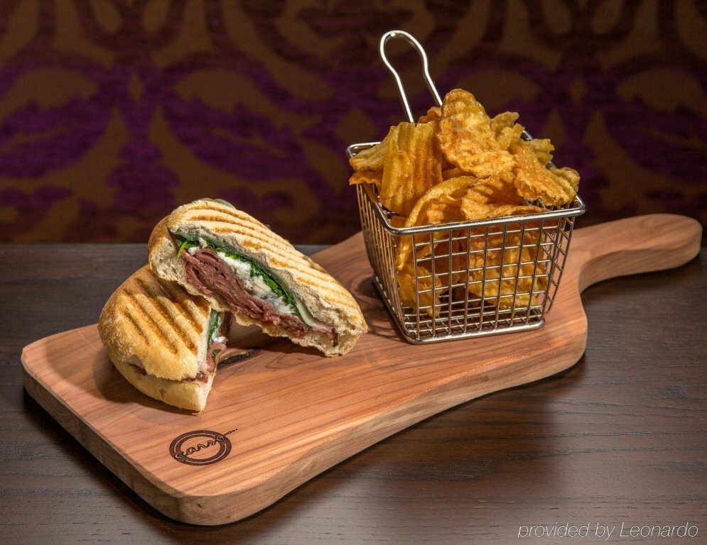 Фото Hilton Dallas/Plano Granite Park