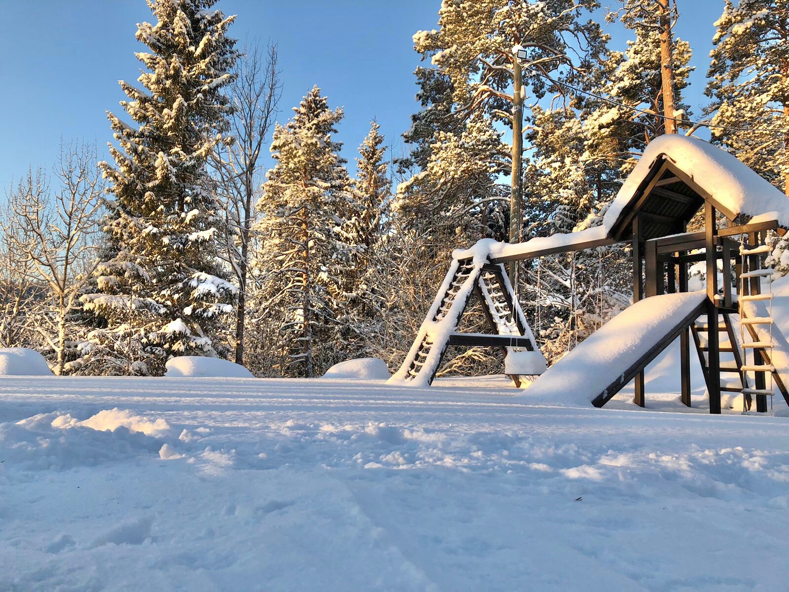 Фото Дом на скале