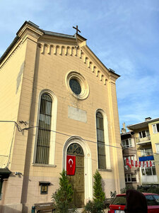 Santa Maria Latin Catholic Church (Istanbul, Sariyer, Buyukdere Neighborhood, Azatli Street, 3), templo católico