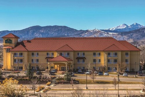 Гостиница La Quinta Inn & Suites by Wyndham Loveland в Лавленде