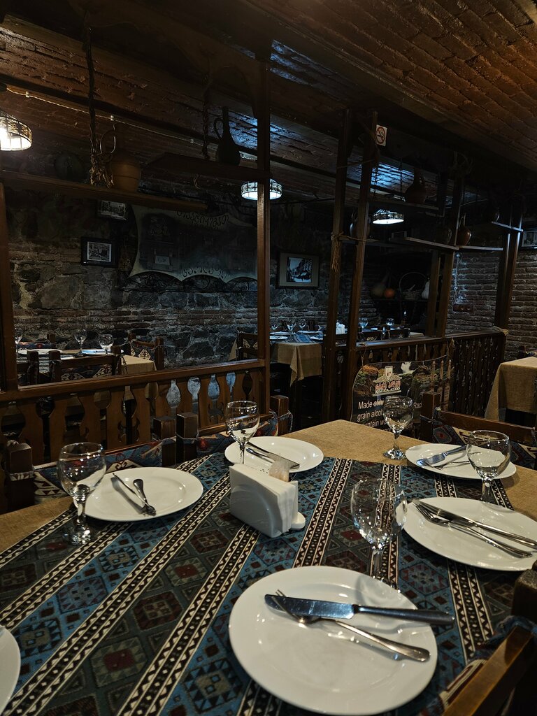 Ресторан Taverna Dzveleburi, Тбилиси, фото