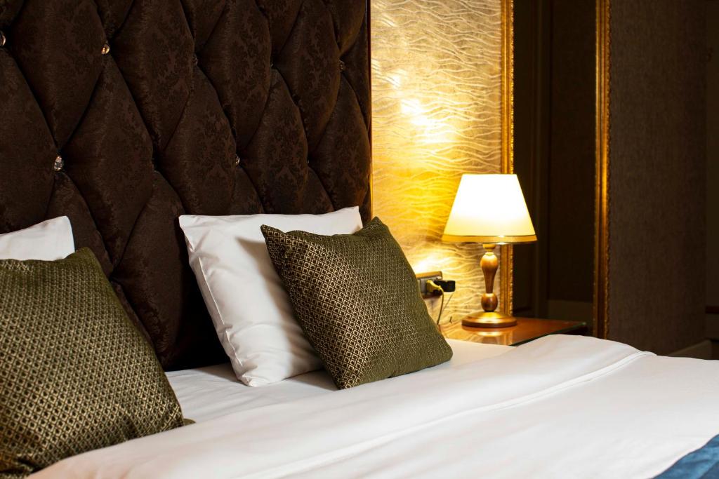 Фото Sapphire Inn Hotel