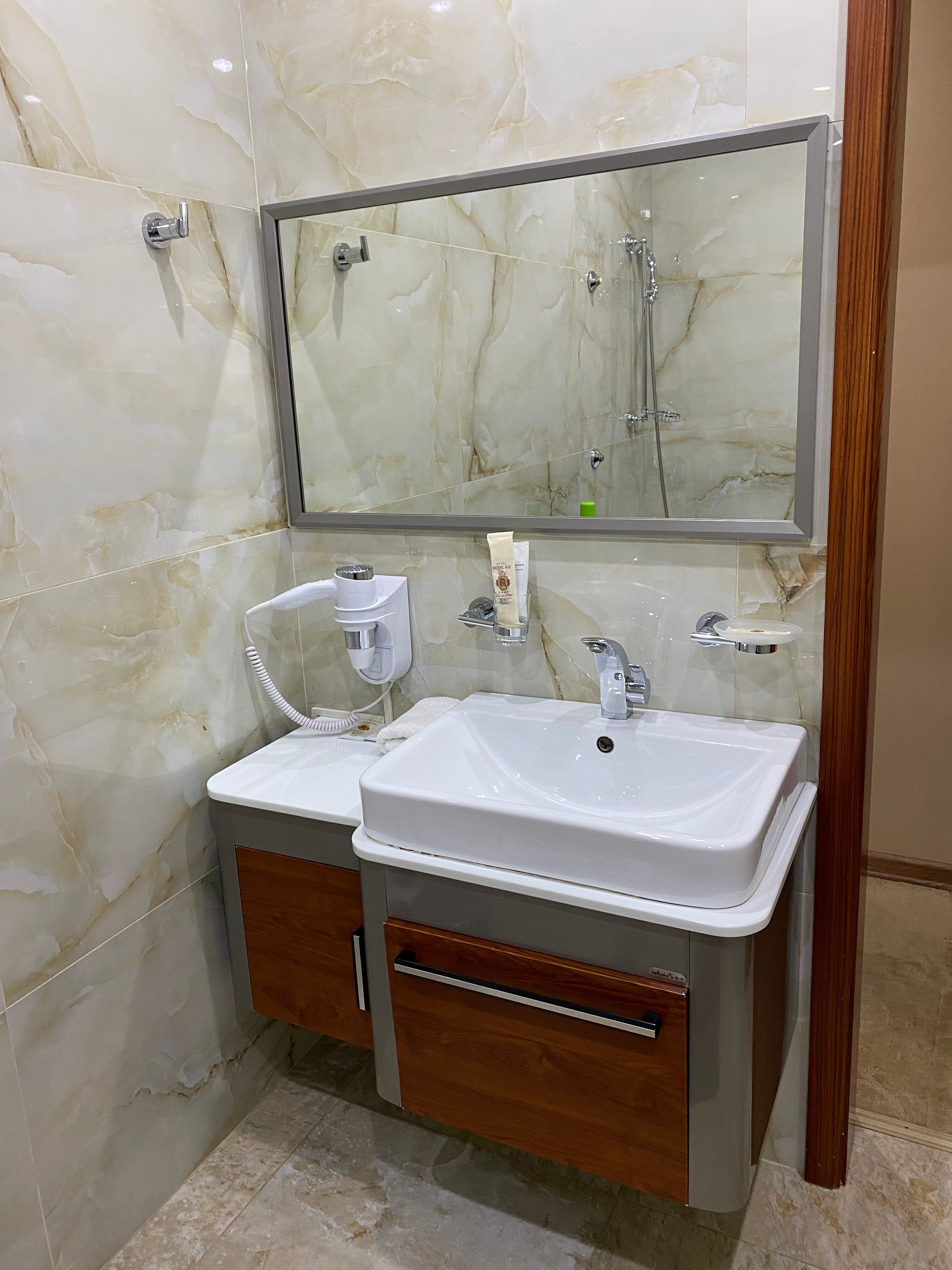 Фото Royal Hotel Riz