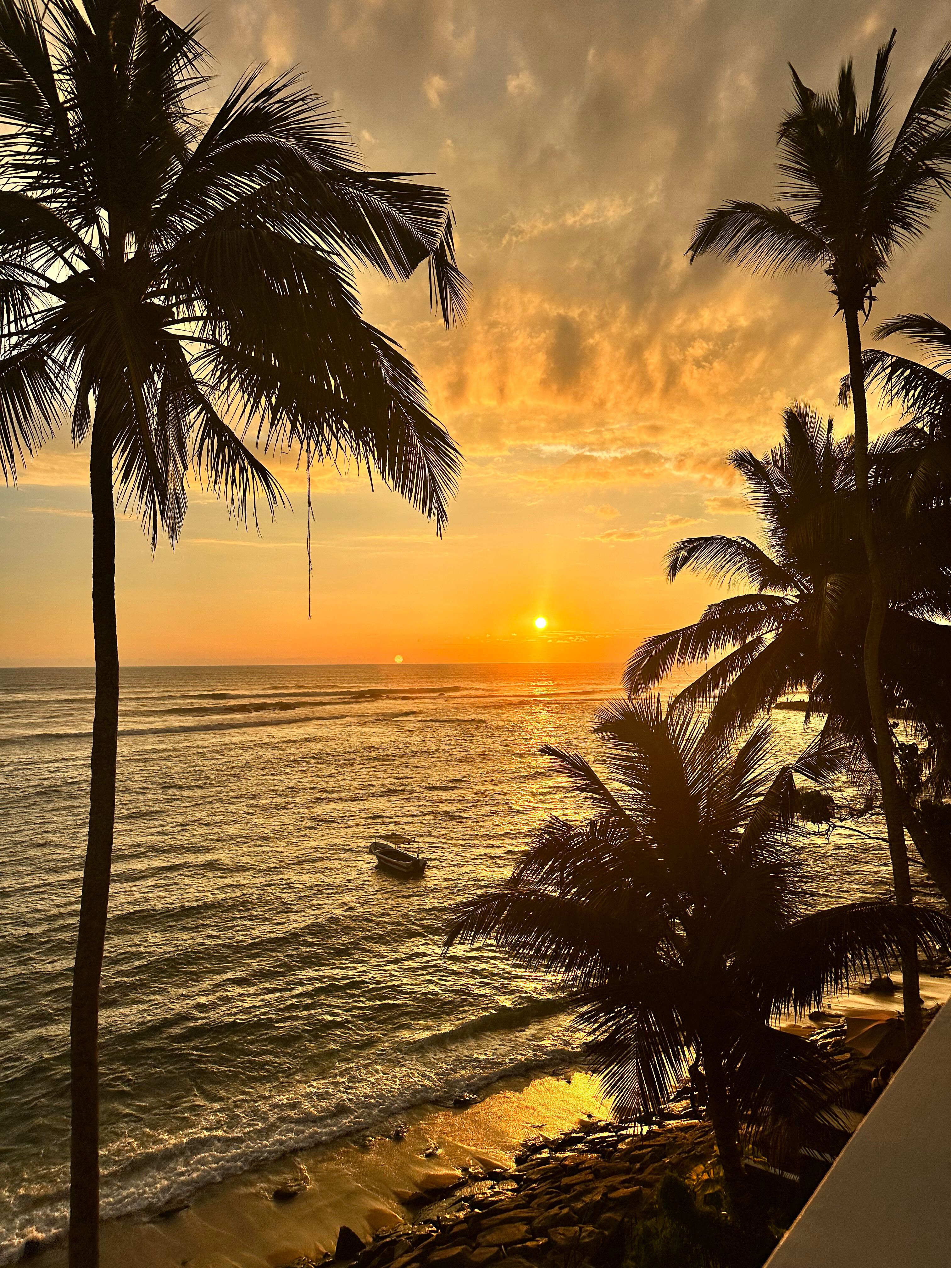 Фото Sea World Boutique Hotel