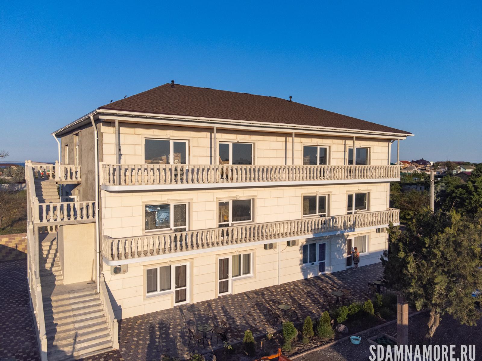 Фото отеля 1