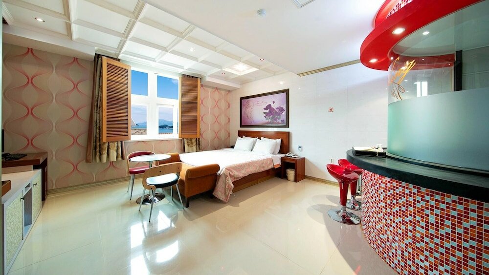Фото Yeosu King Pension Tel