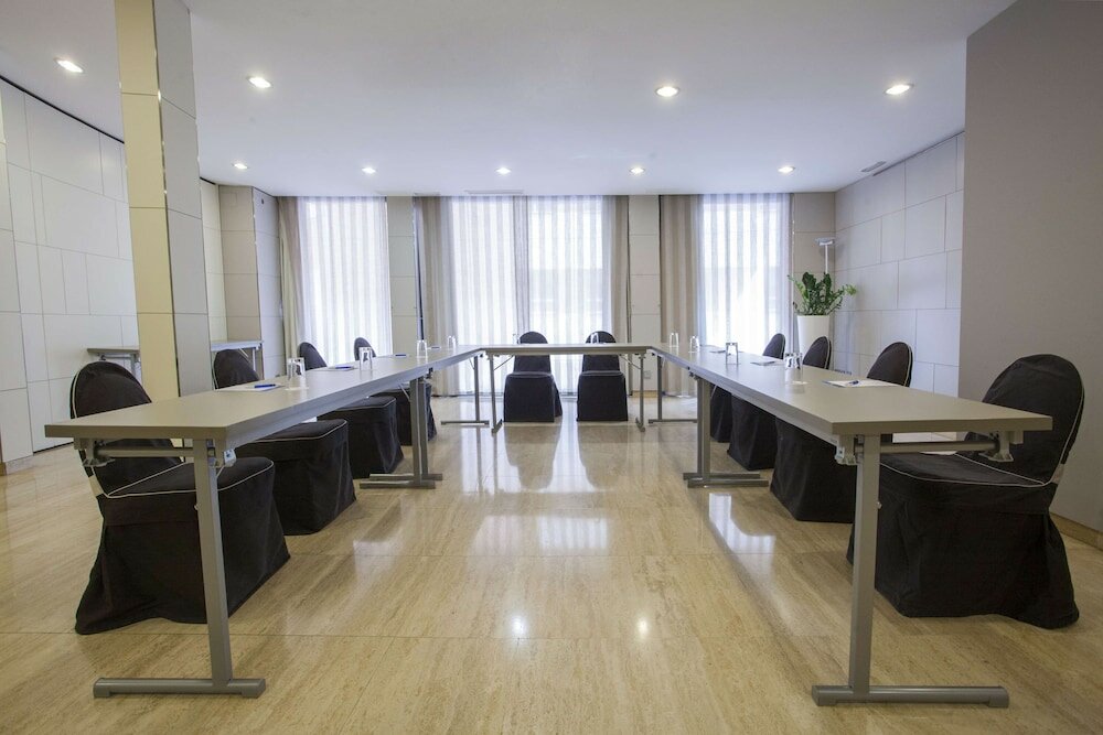 Фото Nh Castellón Mindoro Hotel