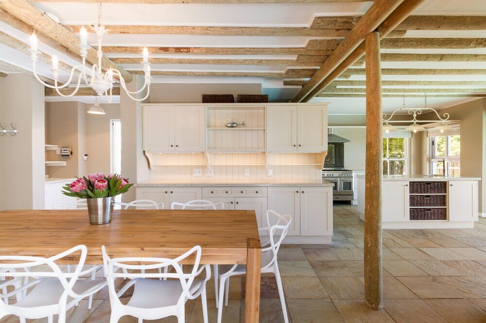 Фото Fin Whale Beach House