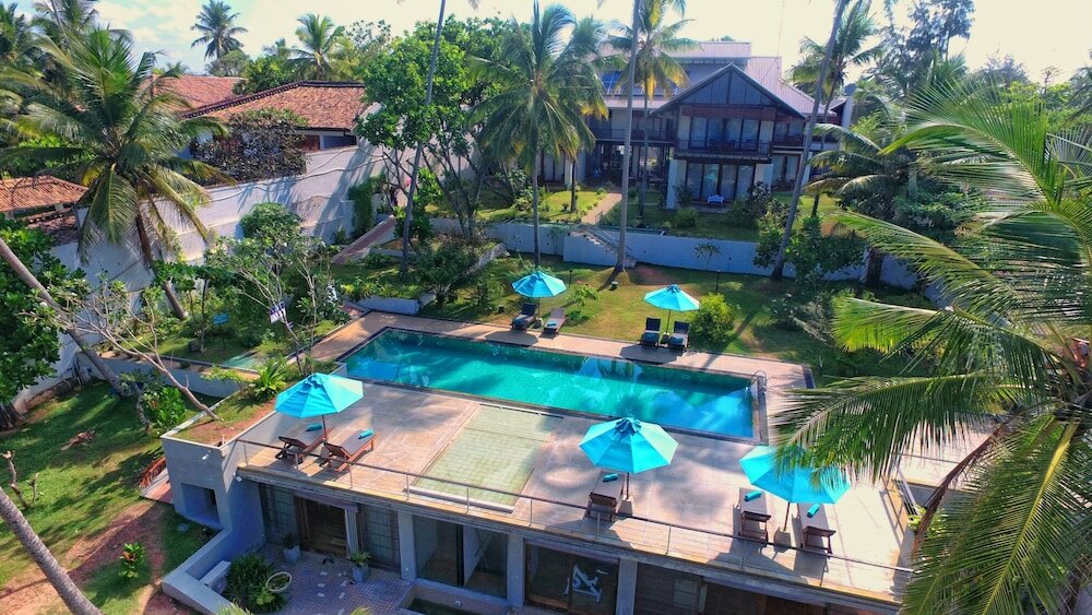 Фото R Degrees - Ambalangoda