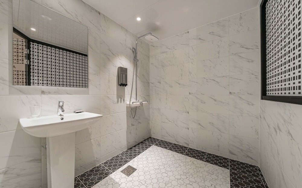 Фото Jongno Dana Hotel