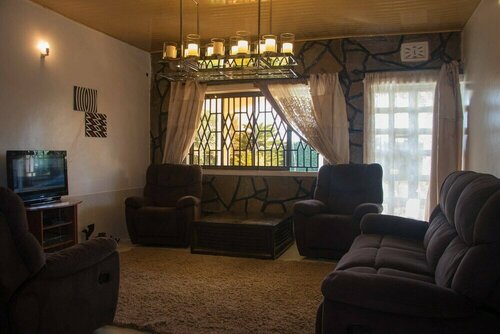 Гостиница Reens Vacation Rentals в Накуру