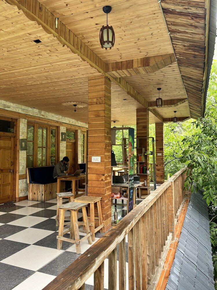 Фото отеля 2