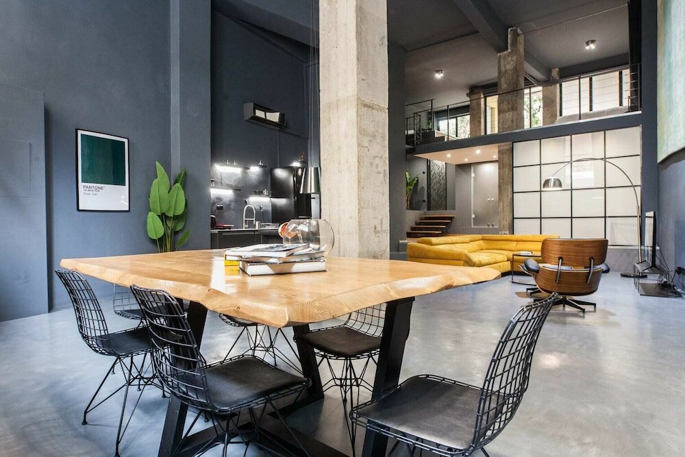 Фото Modern Industrial Apt In Neos Kosmos