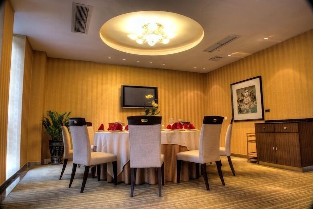 Фото Zhuhai Zobon Art Hotel