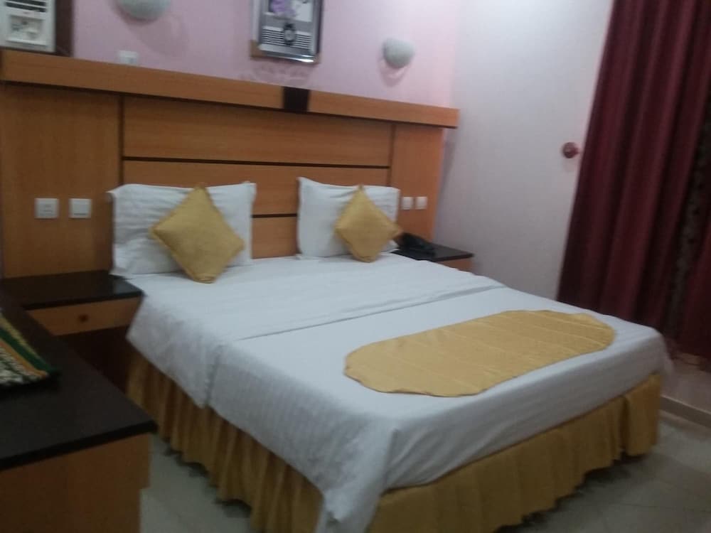 Фото Qanadil Al Raha Hotel Apartments