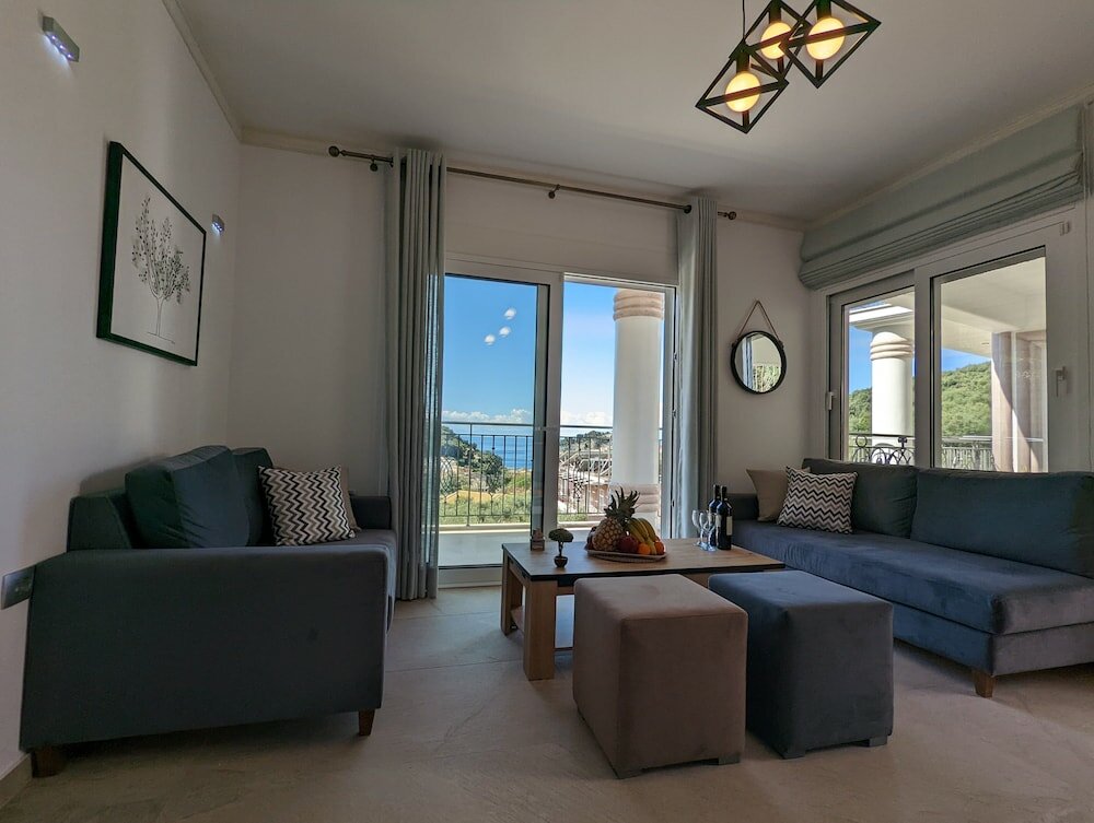 Фото Natura Luxury Suites Parga