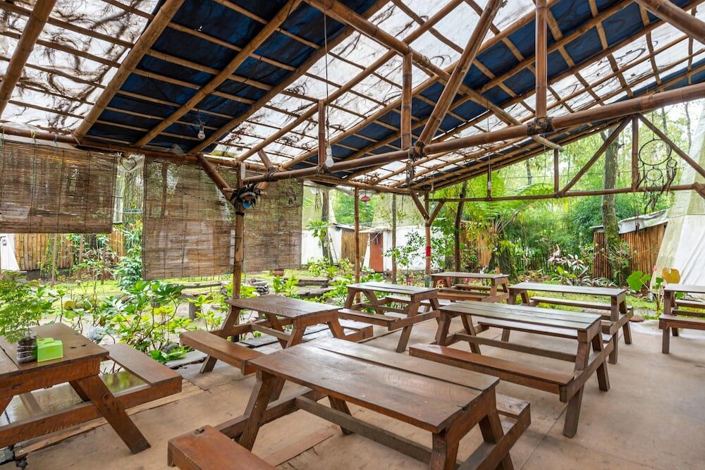 Фото RedDoorz @ Apache Camp