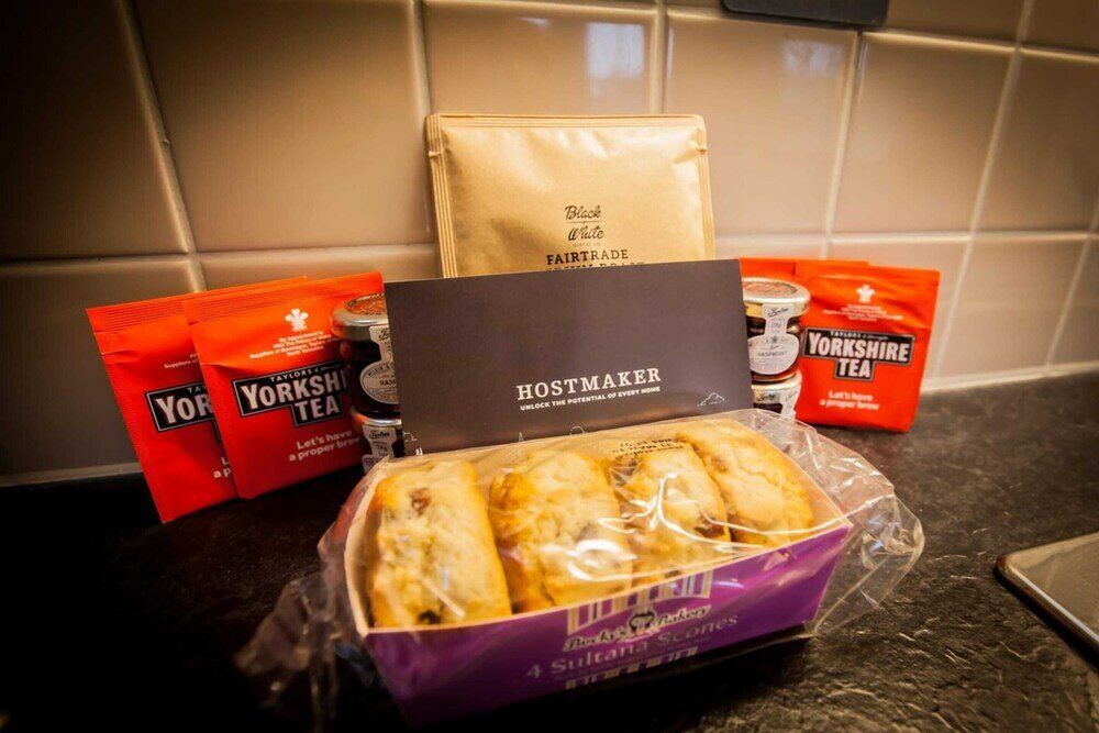 Фото Modern 1 Bedroom Barons Court Flat Lift and Balcony