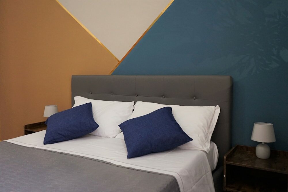 Фото Royal Rooms Station Napoli