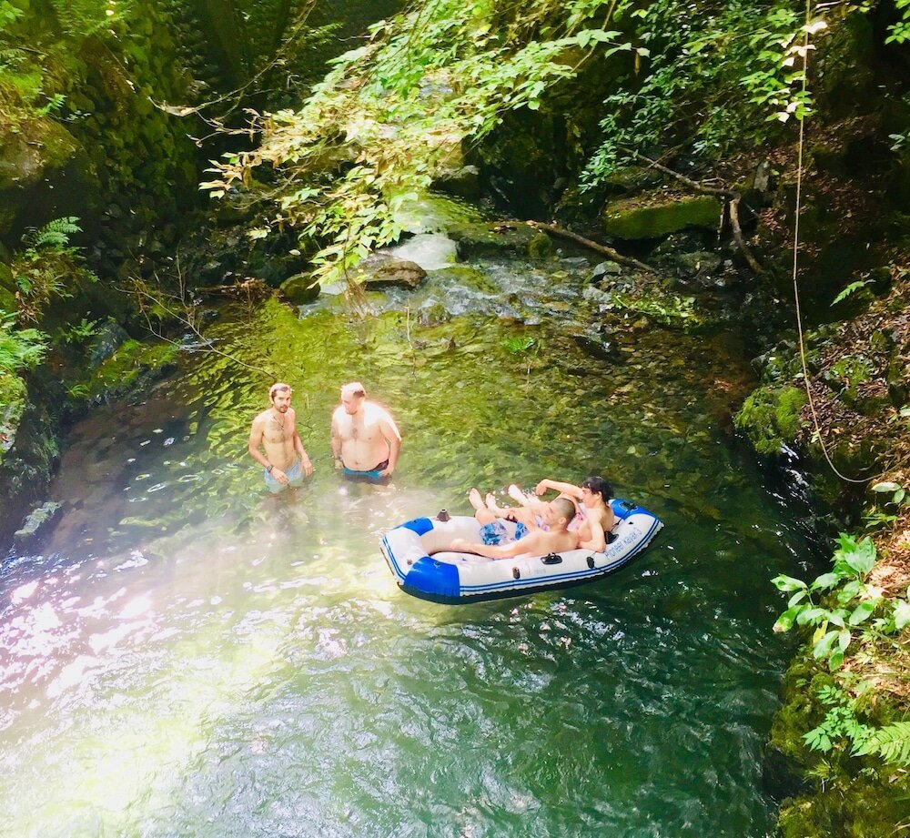 Фото Vanguard Backpackers - Hostel