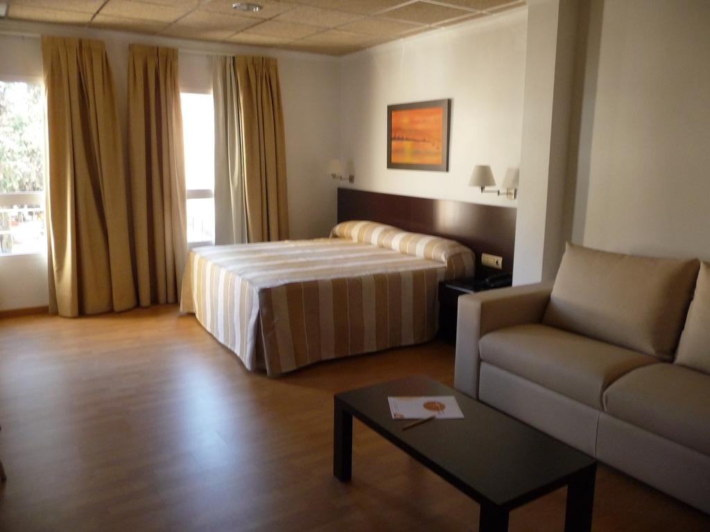 Фото отеля 2