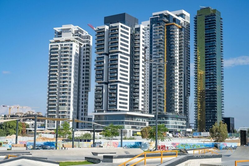 Гостиница Hi - Yam SeaView Apartments & Suites в Бат-Яме