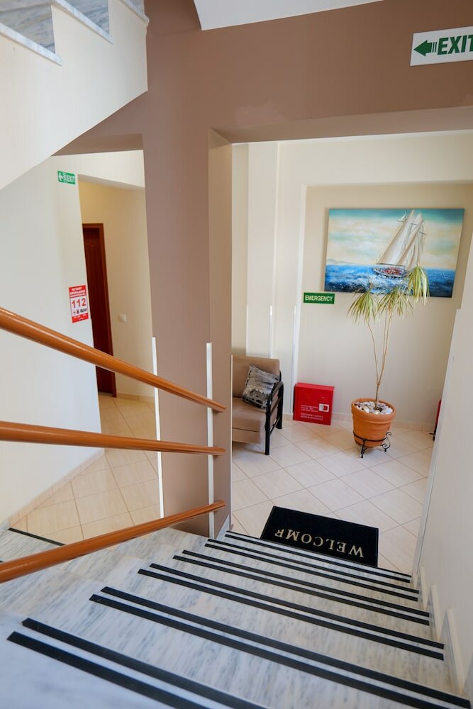 Фото Elidon Apartments