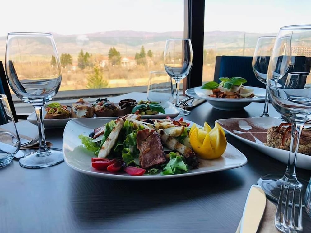 Фото The Five Elements Hotel