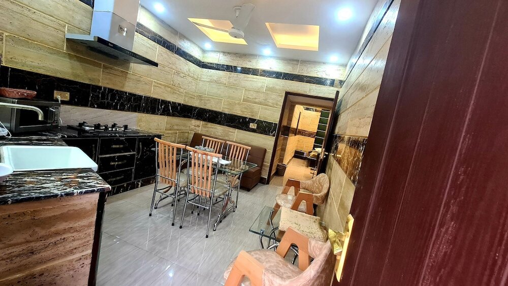 Фото Апарт-отель Smart Apartment's Lahore