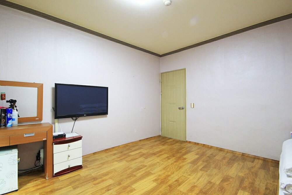 Фото Yeosu Living