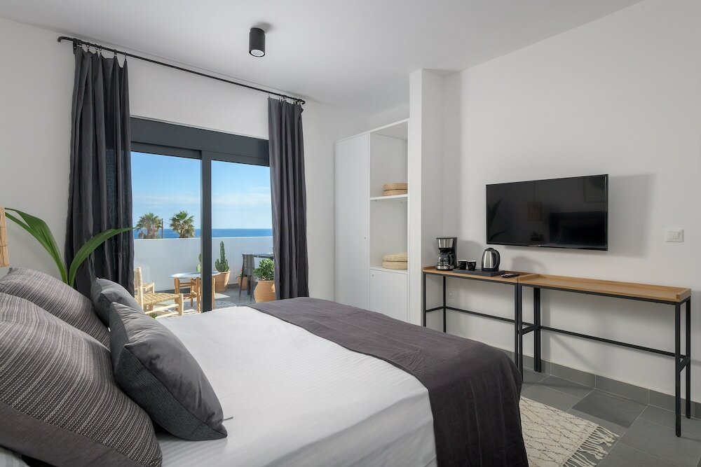 Фото Seawater Villa