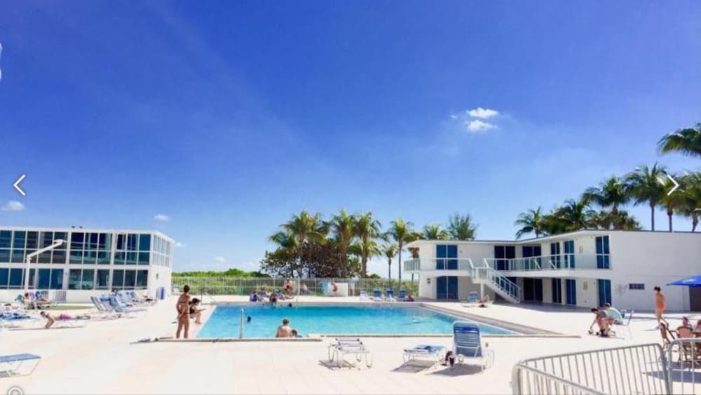 Фото Miami Beach Castle by the Ocean