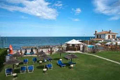 Апартаменты Seafront Apartment for Rent 6 Sleeps Skyscraper