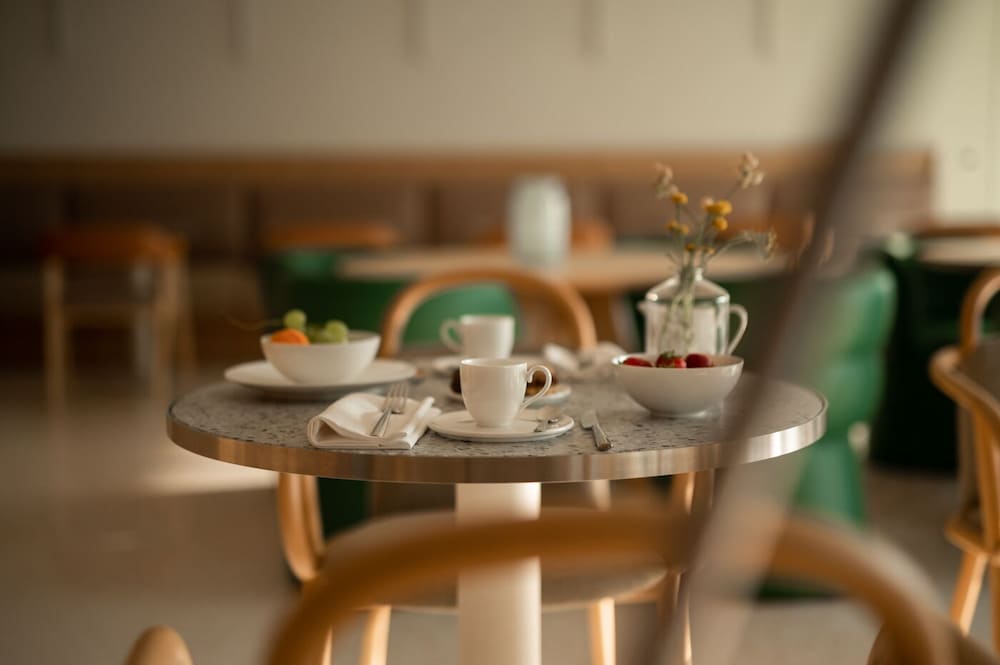 Фото Laguna Faro Suites - Adults Only & Free Beach