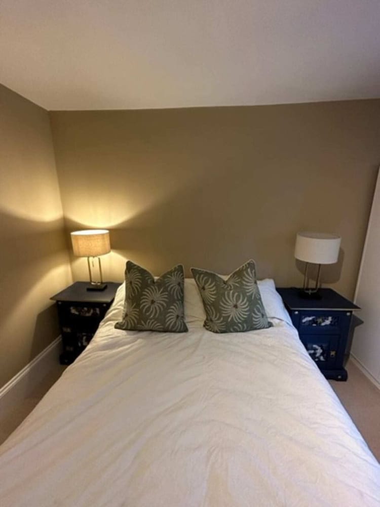 Фото Tranquil & Family-friendly 3bd Home, Clapham!