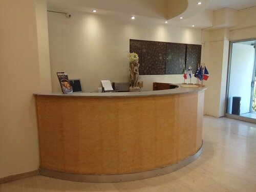 Внешний вид отеля Omiros в Муниципалитете Мосхато-Тавросе, фото 1