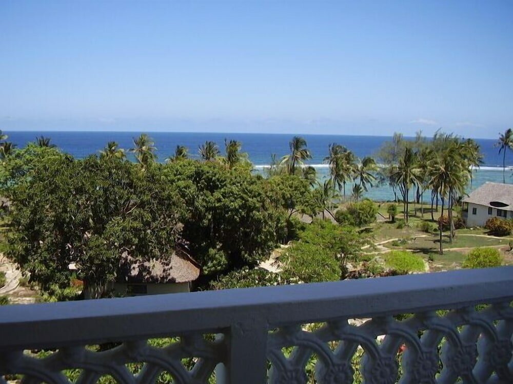 Фото HillPark Hotel - Tiwi Beach