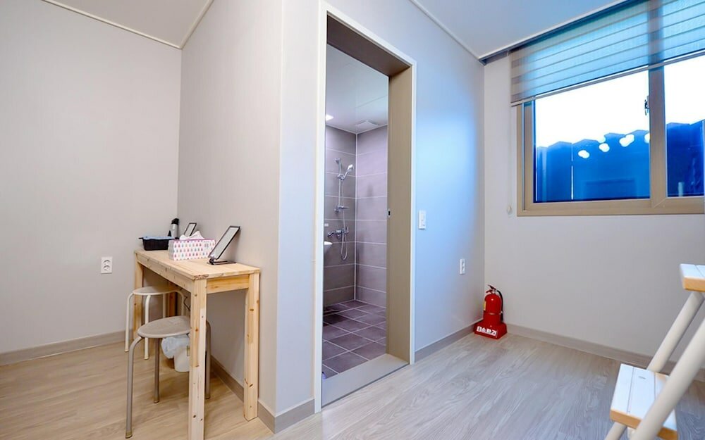 Фото Yeosu Train and Ocean Guest House