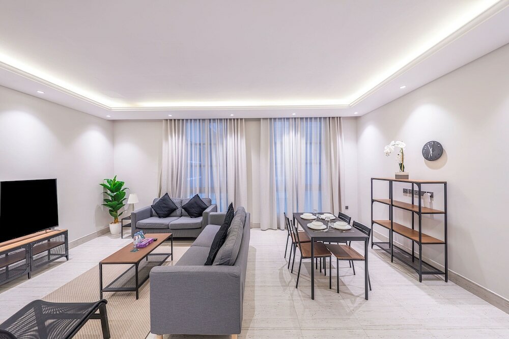 Фото Mabaat - Al Malqa 3br Apt - 533