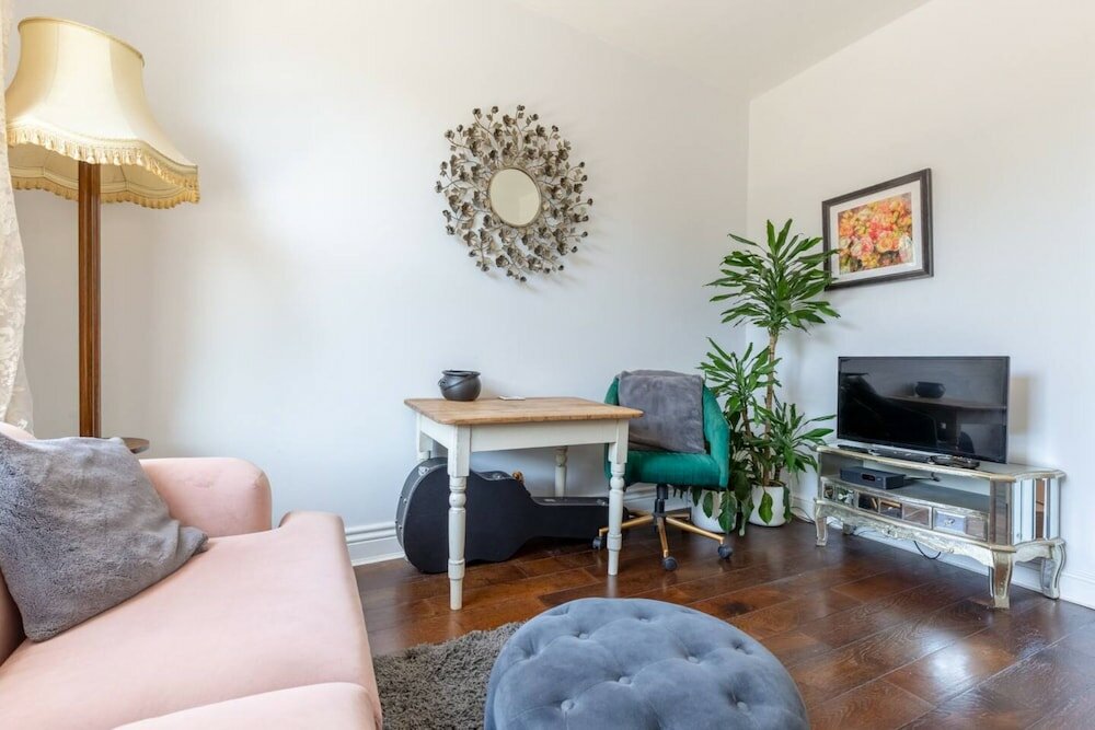 Фото Cheerful 1 Bedroom Flat in the Heart of North London