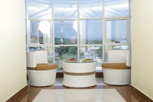 Гостиница Claire De Lune Moonlight Hotel в Накуру