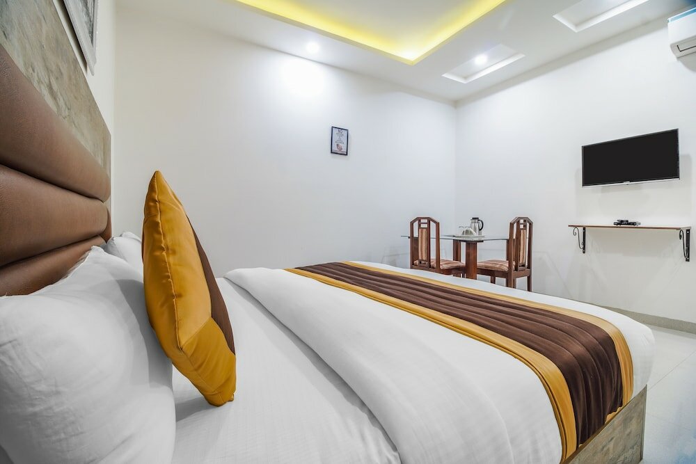 Фото Gracious by Vishesh Hotels & Home Stay