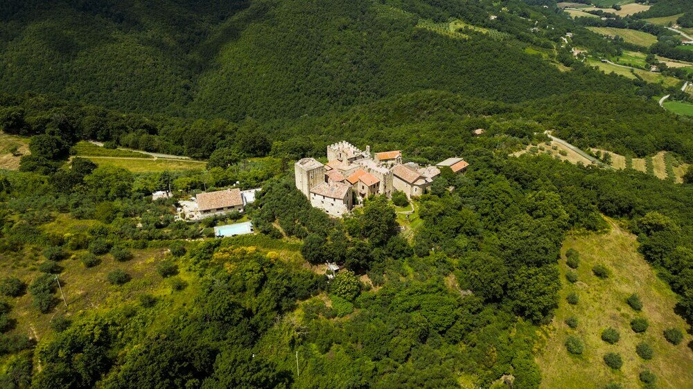 Фото Castello di Cisterna Umbria