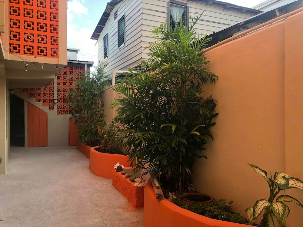 Фото Best Time Inn Hotel - Car Rental