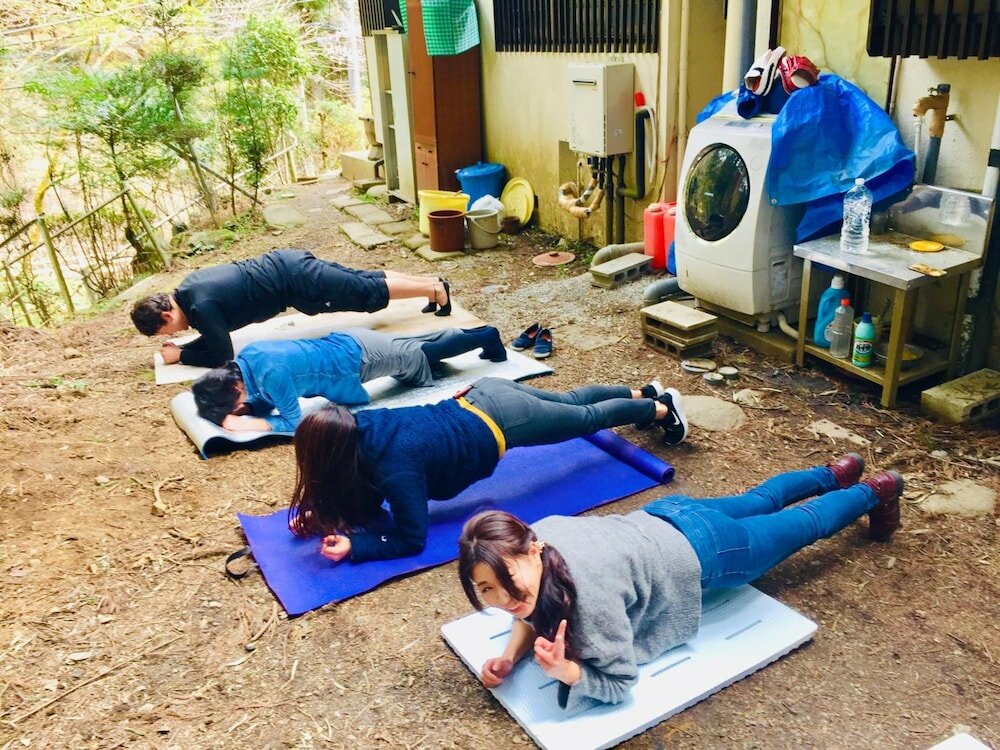 Фото Vanguard Backpackers - Hostel